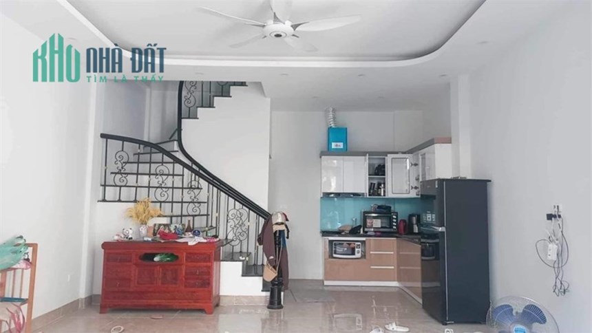 NHÀ MỚI Ngọc Thụy 35 mv  4  tầng giá 3.6 tỷ
Ngõ nông,30m là ô tô tránh