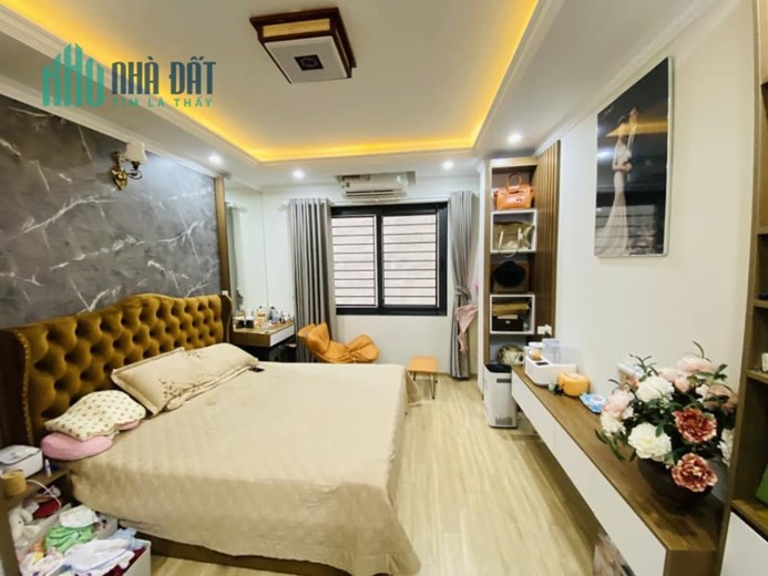 Bán nhà Phố Giáp Bát Quận Hoàng Mai 38m2x6 tầng, ô tô đỗ cổng chỉ 4.9 tỷ.