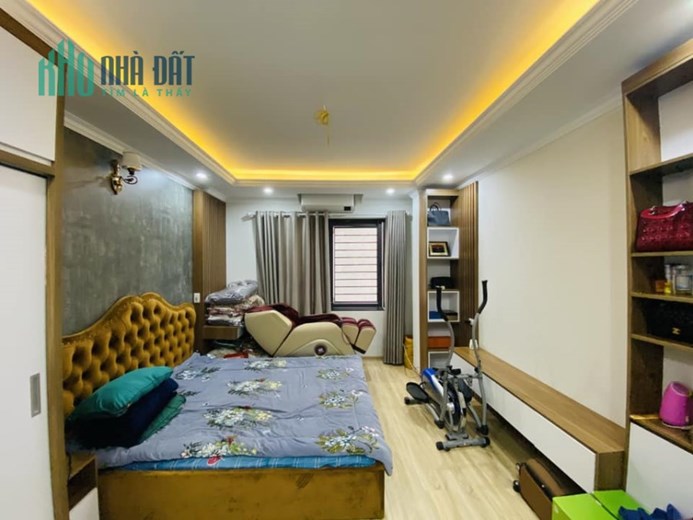 Bán nhà Phố Giáp Bát Quận Hoàng Mai 38m2x6 tầng, ô tô đỗ cổng chỉ 4.9 tỷ.