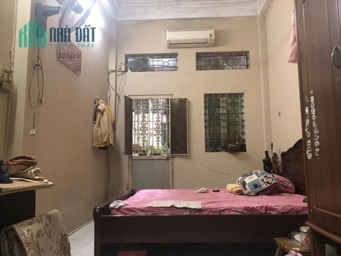 Bán gấp nhà phố Trần Quý Cáp 20m ôtô  DT 28M 4Tg  MT 3,2m chỉ 2,8 tỷ LHCC.