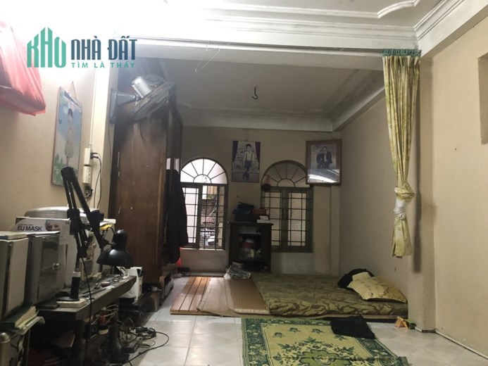 Bán gấp nhà phố Trần Quý Cáp 20m ôtô  DT 28M 4Tg  MT 3,2m chỉ 2,8 tỷ LHCC.