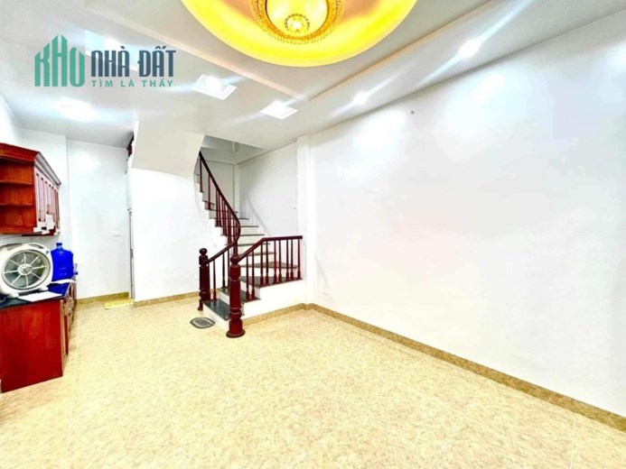 Nhà đẹp phố Nguyễn Lương Bằng gần ô tô Full nội thất DT 40m 5Tg  MT 4,1m hơn 5 tỷ LHCC.