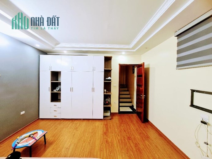 NHÀ TÂN MAI ĐẸP LONG LANH GẦN PHỐ ÔTÔ QUA NHÀ 44.5M2 5 TẦNG NHỈNH 4 TỶ