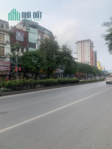 bán nhà mặt phố Nguyễn Văn Cừ 130m x 3tầng, MT 7.5m, full thổ cư