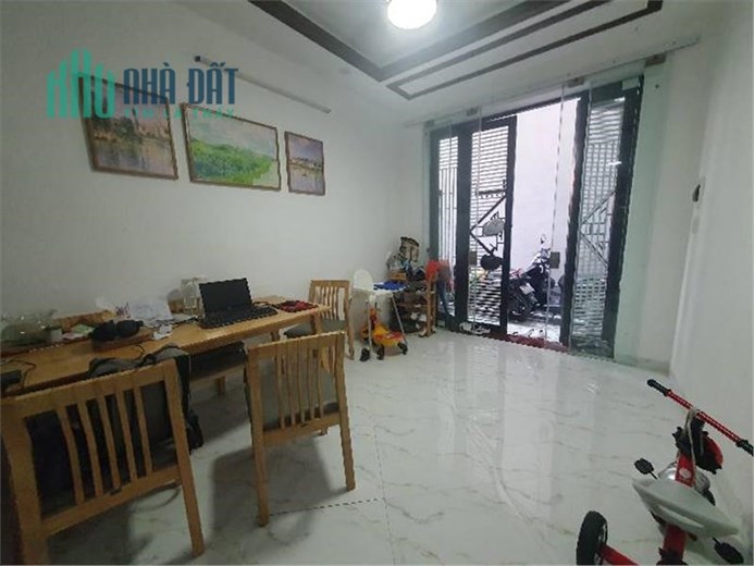 SIÊU ĐẸP+ SIÊU RẺ 
BÁN NHÀ Ngọc trì 30MV  5 TẦNG  -GIÁ  3 TỶ