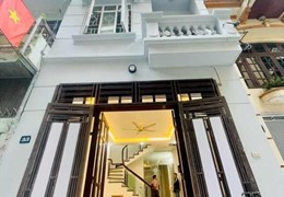 BÁN NHÀ DƯƠNG QUẢNG HÀM ,TRUNG TÂM CẦU GIẤY ,PHÂN LÔ Ô TÔ VÀO