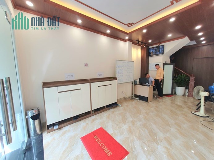 bán nhà PHÂN LÔ - VỈA HÈ - XE TẢI TRÁNH NHAU - ở Ngã Tư NHỔN