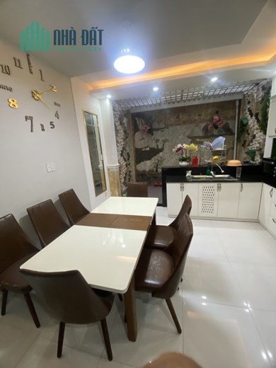 Nhà hẻm xe hơi Huỳnh Tấn Phát Q7 , 4pn ,5 wc , sân thượng