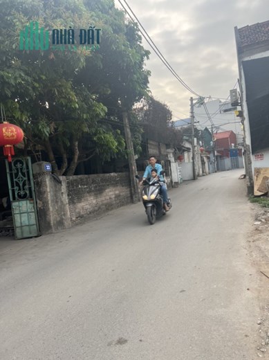 mặt phố biên giang quận hà đông 
-54,7m lô góc - đường nhựa - Kinh doanh tới tấp 
-cách ql6 chỉ 300m