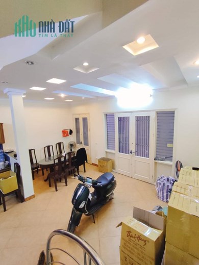 Bán gấp căn nhà phố Võng Thị, Tây Hồ - giá 5,65 tỷ bác nào mua k ạ ‼️