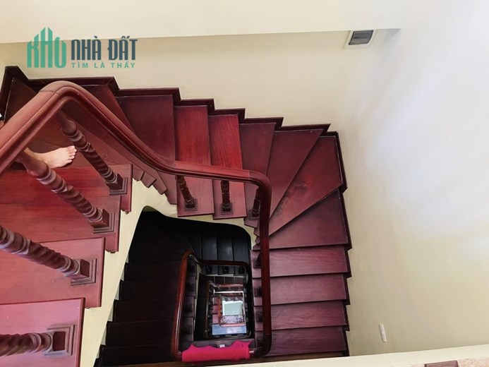 Bán nhà Nguyễn Ngọc Vũ, Cầu giấy, nhà đẹp, gần phố, 43m2, mặt tiền 4m, Giá siêu rẻ.