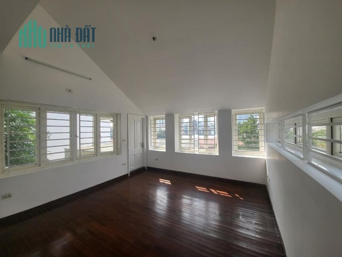 Bán Căn Biệt Thự 138/151m2 x 4 tầng, căn góc, 8 phòng ngủ, mặt ngõ rộng ô tô tránh, ở sướng hưởng