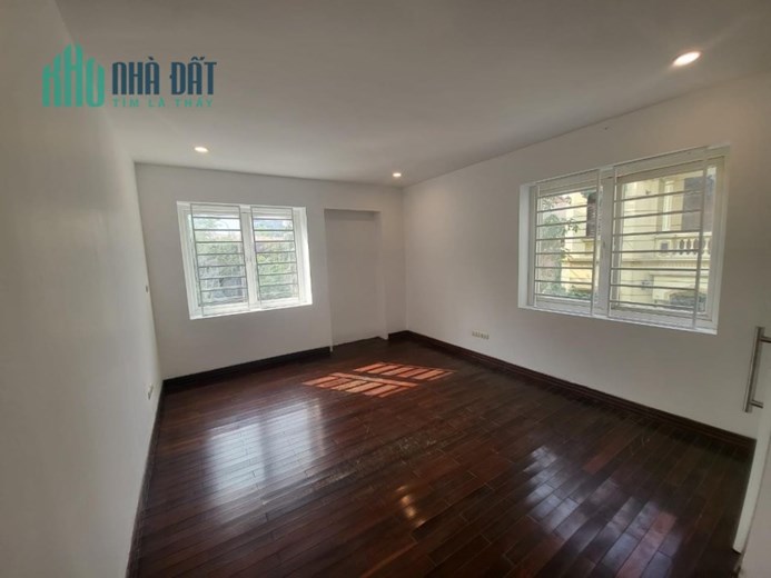 Bán Căn Biệt Thự 138/151m2 x 4 tầng, căn góc, 8 phòng ngủ, mặt ngõ rộng ô tô tránh, ở sướng hưởng
