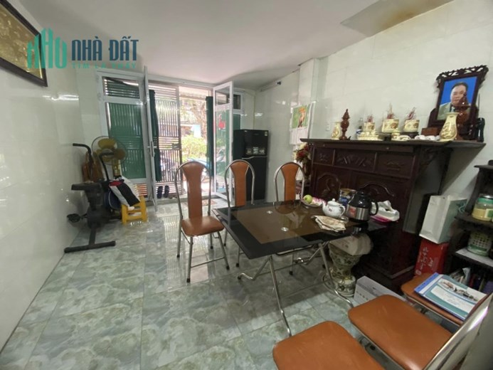 Bán Căn Hộ Tập Thể 8/3 Hai Bà Trưng 45m2 tầng 1, 1 phòng ngủ đầy đủ công năng, Khách mua ở ngay chỉ