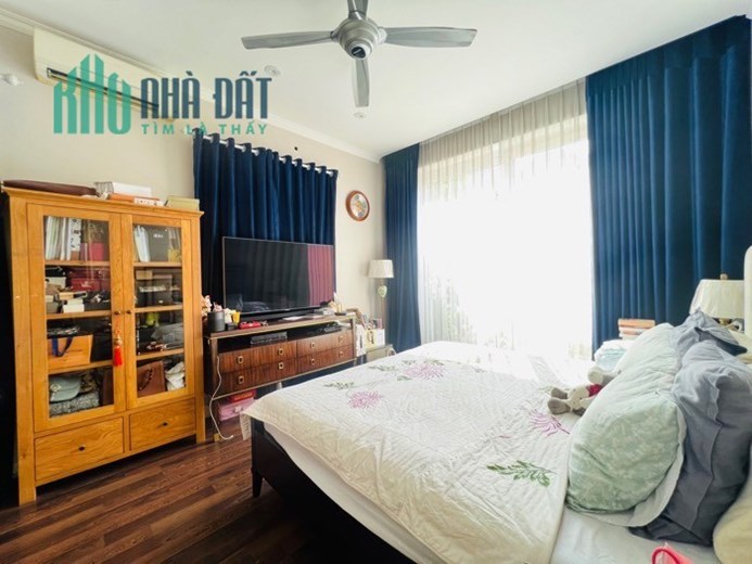 Bán nhà Âu Cơ - bên Tây Hồ - TTTM Lotte - ngõ nông ô tô vào - 52m2 x 6 Tầng - 8 ngủ - ở luôn.