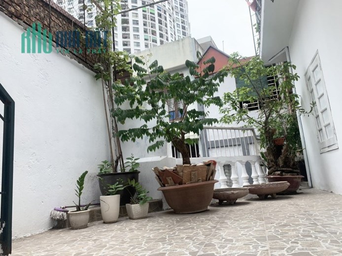 Bán nhà Nguyễn Trãi, Thanh Xuân. Hàng xóm Royal City. 50m2 x 3 Tầng, MT 7m. Hơn 5 Tỷ