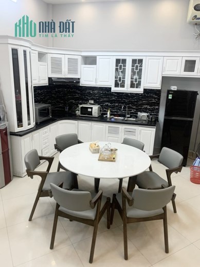 Bán nhà Nguyễn Trãi, Thanh Xuân. Hàng xóm Royal City. 50m2 x 3 Tầng, MT 7m. Hơn 5 Tỷ