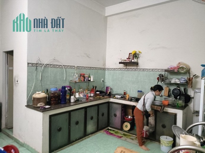 Bán nhà 2 tầng mặt tiền Hải châu giá rẻ nhỉnh 5 tỷ 80m2, 3 ngủ ở ngay