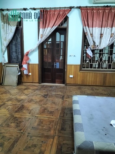 Bán nhà Trần Quốc Hoàn, Cầu Giấy. 55m2; 4 tầng; MT 5.5m; giá: 15 tỷ