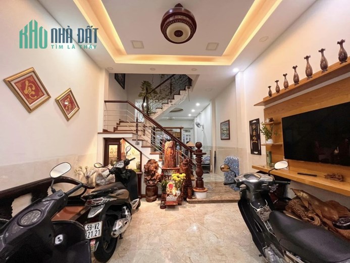 Bán nhà Phan Huy Ích, Hẻm xe hơi, 4 tầng nhà mới, sẵn nội thất gỗ chỉ 5.5 tỷ
