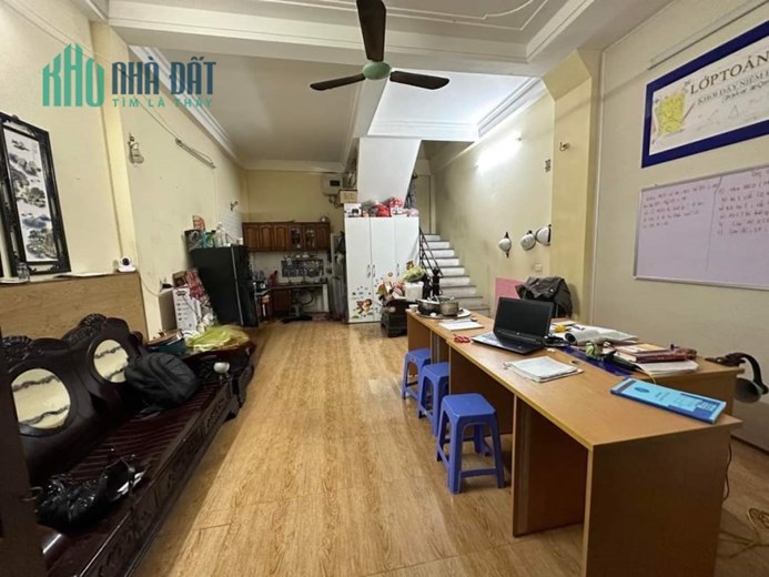 bán nhà 3 tầng, ngay ngã 3 đường Đông Ngạc - giao Thụy Phương 👉 40m2 - giá 2,45 tỷ