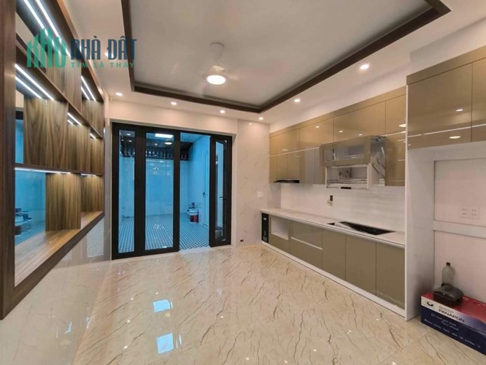 Bán căn nhà 4 tầng tái định cư Đằng Lâm diện tích 88 M sân cổng giá 5ty250