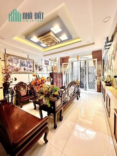 Giảm khủng 1.8 tỷ, nhà HXH Phú Nhuận, sát Quận 1, 60m2, nở hậu, 5 tầng, thang máy