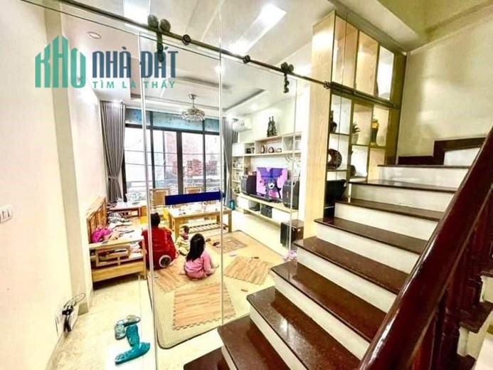 BÁN NHÀ LẠC LONG QUÂN TÂY HỒ , Ô TÔ TRÁNH ĐỖ TRƯỚC CỬA 9.4 TỶ