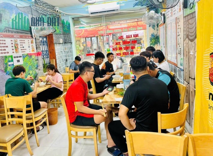 Cần sang nhượng 150triệu. Sang nhượng gấp quán ăn tại 101C, B1, Tô Hiệu, Nghĩa Tân, Cầu Giấy, Hà Nội