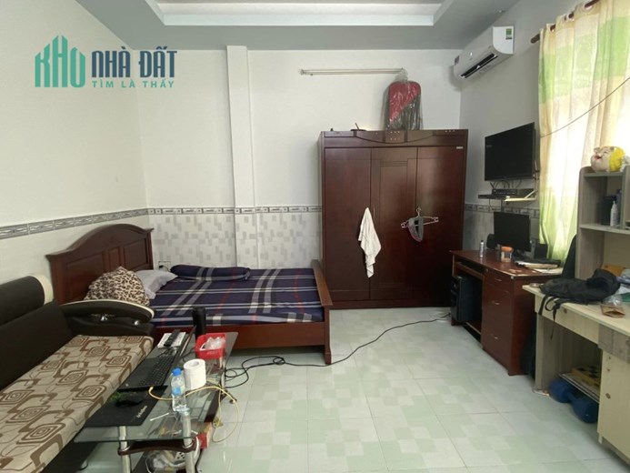 BÁN NHÀ TÂN PHÚ - XE HƠI NGỦ TRONG NHÀ - NHÀ ĐẸP MUA VÀO Ở NGAY - GIÁ CHỈ NHỈNH 7 TỶ.