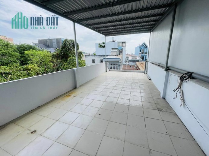 NGAY NGÃ TƯ BỐN XÃ - 4 x14.5M - 3 TẦNG - HẺM 5M GIÁ CHỈ 4.X TỶ - VÀO Ở NGAY