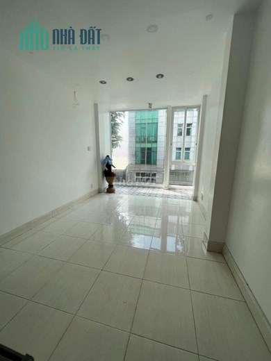 Cho thuê Nhà 4 tầng MTKD Nguyễn Thái Bình - chỉ 16 tr/th