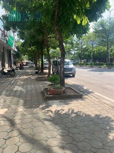 BÁN HOA HẬU MP TRẦN VỸ - HỒ TÙNG MẬU 80M2, 5T, MẶT TIỀN 8M VUÔNG A4, 21 TỶ