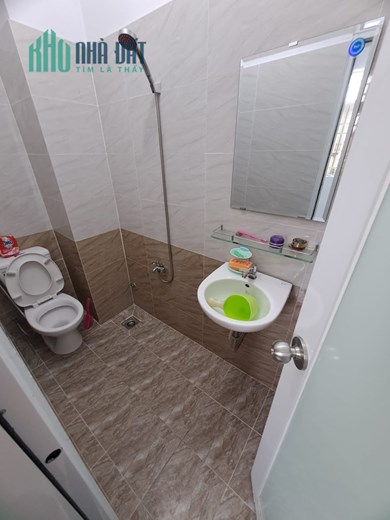 NHÀ CHÍNH CHỦ 3 LẦU GẤP BÁN. CN 17.8M2. HXH ĐỖ CỔNG