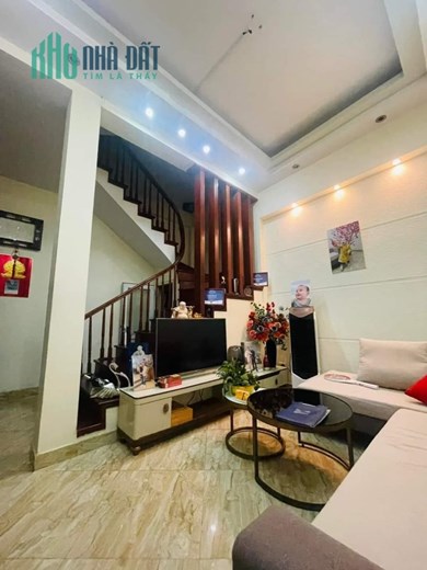 Bán nhà Nguyễn Khang, Cầu giấy, ngõ thông, ô tô, 2 mặt thoáng, 45m2, mặt tiền 4m, Giá đầu tư.
