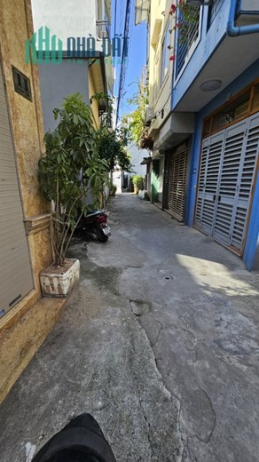 Bán nhà Thạch Bàn, DT 37M2, 4T ngõ thông ô tô đỗ cửa, giá nhỉnh 2 tỷ.