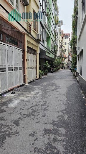 Bán nhà Thạch Bàn, DT 37M2, 4T ngõ thông ô tô đỗ cửa, giá nhỉnh 2 tỷ.