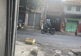 XE HƠI LÝ THUYẾT - 3 CĂN RA MẶT TIỀN - 40M2 - CHÍNH CHỦ TRANG BÌA .
