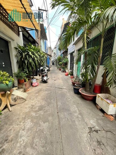 ÔNG ÍCH KHIÊM - HẺM TRƯỚC NHÀ 3M THÔNG TỨ TUNG - SỔ VUÔNG NHƯ TỜ A4 -  GẦN NHÀ THI ĐẤU PHÚ THỌ  .