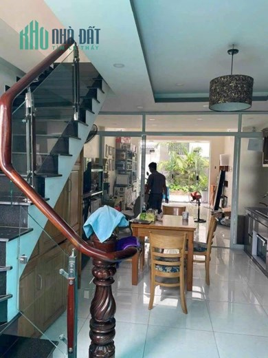 bán nhà 1trệt 3lầu dường Lê Văn Việt-Phường Hiệp Phú- Quận 9 Kề Ngã Tư Thủ Đức