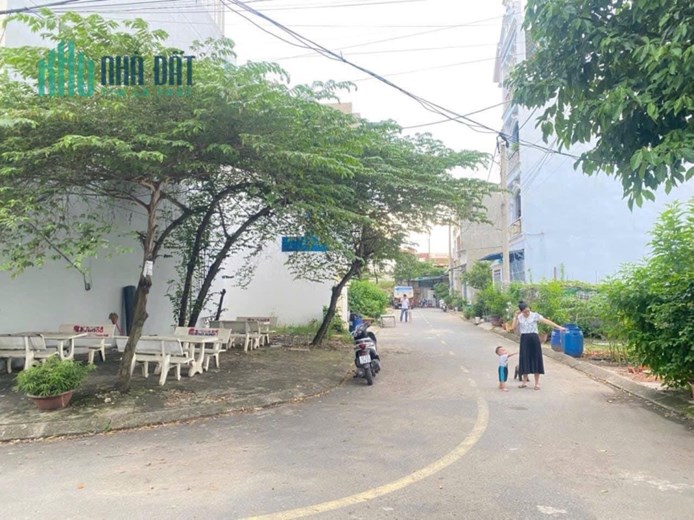 Cần bán lô đất Góc 2 mặt tiền Đường Hoàng Hữu Nam-Phường Long Thạnh Mỹ- Quận 9