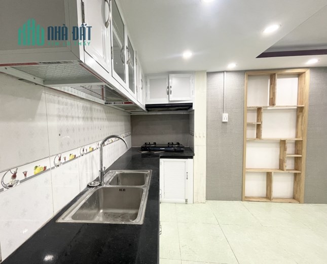 BÁN NHÀ TRẰN NGUYÊN HÃN SÂN CỔNG RIÊNG ĐỘC LẬP GIÁ CHỈ HƠN TỶ..