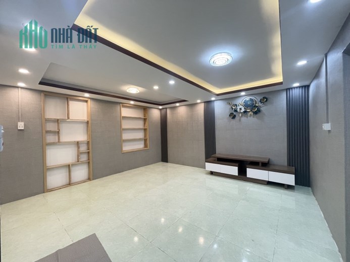 BÁN NHÀ TRẰN NGUYÊN HÃN SÂN CỔNG RIÊNG ĐỘC LẬP GIÁ CHỈ HƠN TỶ.