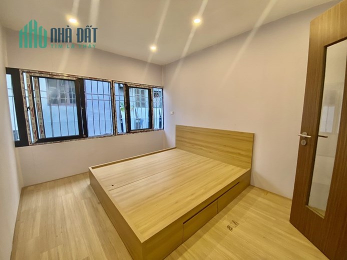 💥Tập thể Văn Công-Mai Dịch 90m2, 4PN-2WC Ô tô cầu thang 40m ra phố, 2.35 tỷ💥