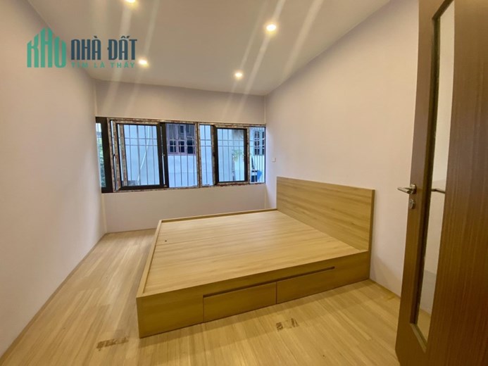 💥Tập thể Văn Công-Mai Dịch 90m2, 4PN-2WC Ô tô cầu thang 40m ra phố, 2.35 tỷ💥