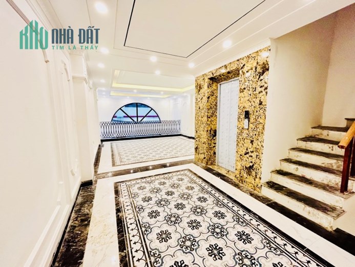 SIÊU PHẨM Bán nhà Sài Đồng, Thang Máy, Gara, Đường Ô tô tránh, 65m2 x 5m. Giá 9.6tỷ.