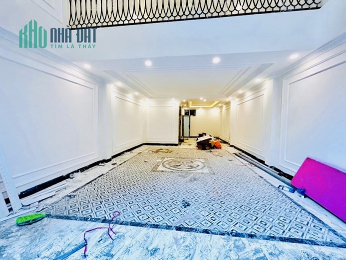 SIÊU PHẨM Bán nhà Sài Đồng, Thang Máy, Gara, Đường Ô tô tránh, 65m2 x 5m. Giá 9.6tỷ.