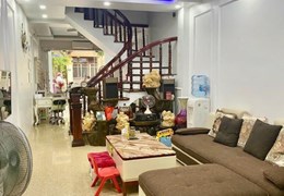 Nhà mặt đường Dân Lập 70m2  sát trường Đại học kinh doanh buôn bán thoải mái
