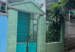 bán nhà hẻm cạn đường trần hưng đạo. thành phố quy nhơn