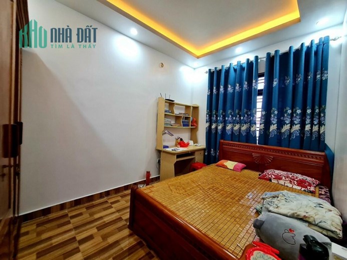 Bán nhà xây độc lập 3 tầng, diện tích 40m, GIÁ 2.45 tỉ phố Lạch Tray gần Hồ An Biên